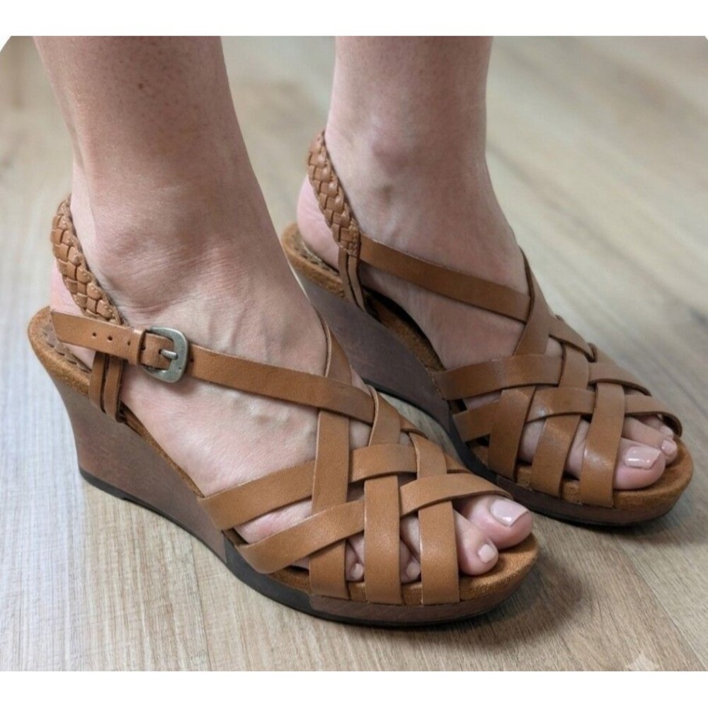 BareTraps Size 9M Woven Leather Wedge Sandals Brown Strappy Boho Cottagecore EUC